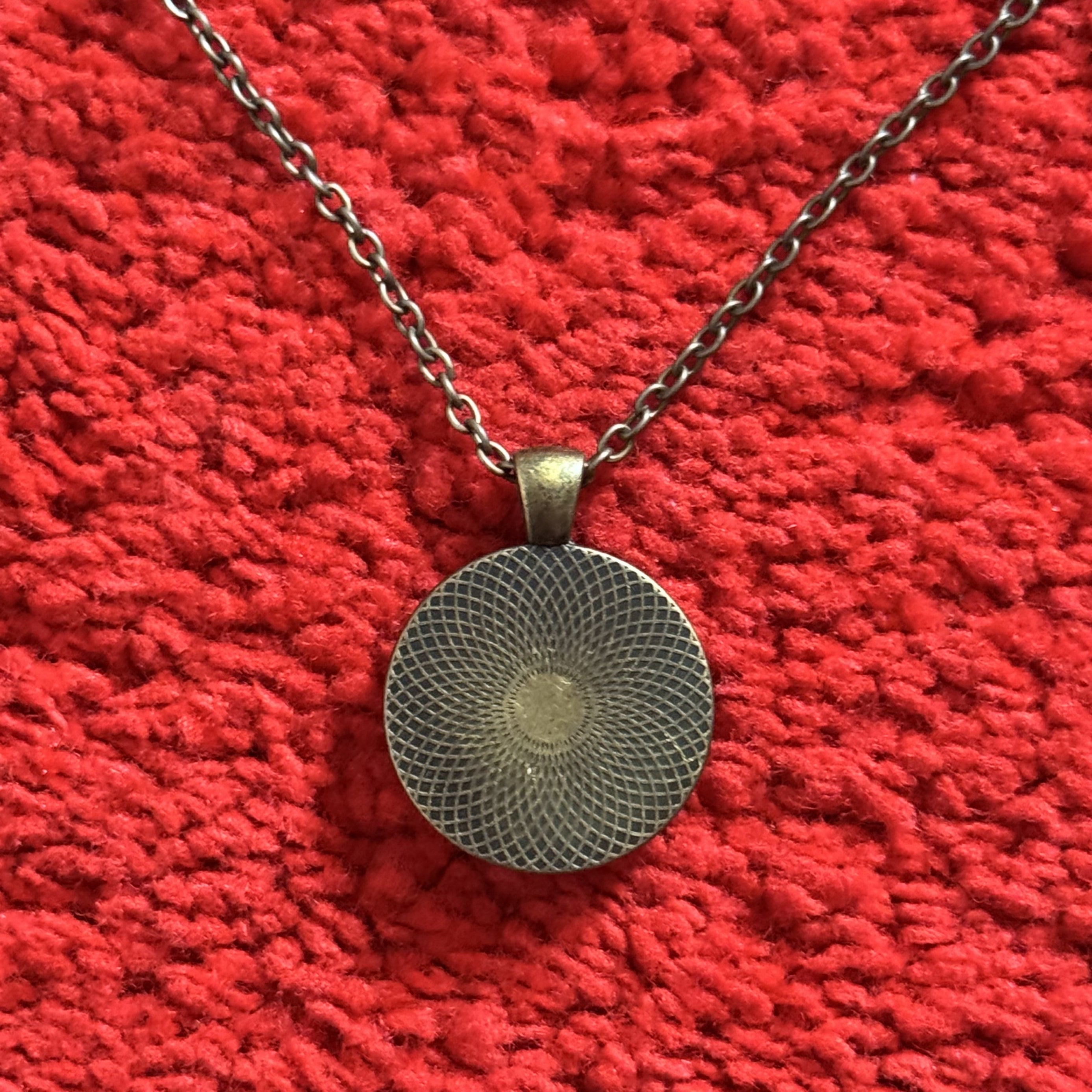 TWIN PEAKS NECKLACE